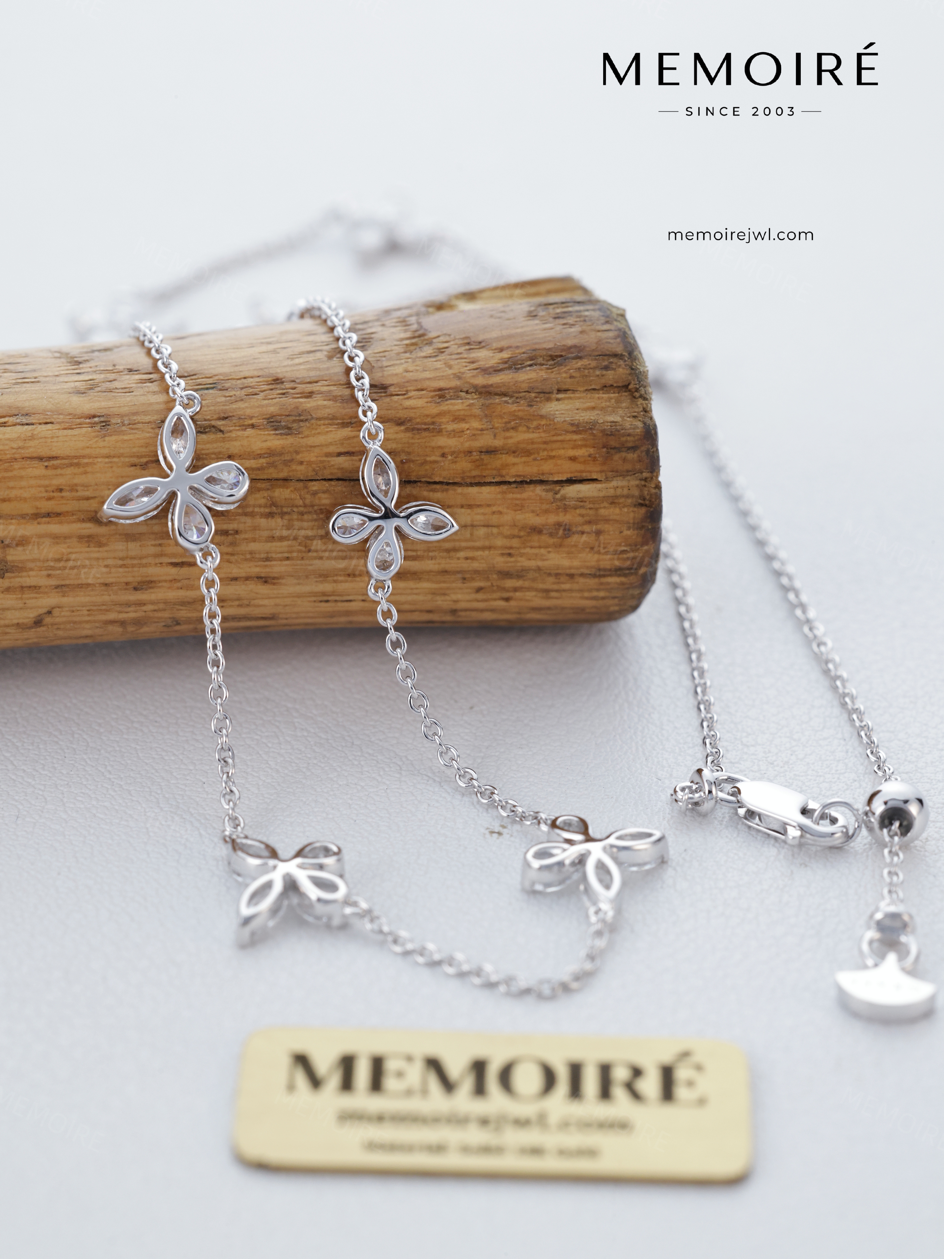 MEMOIRÉ 18K White Gold 10 Small Butterflies Necklace